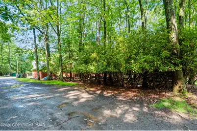  117 S Lake Drive, Lake Harmony, PA 18624 - Photo 14