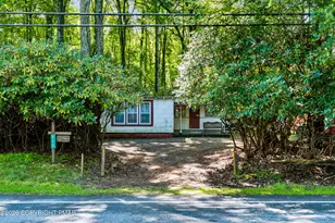 117 S Lake Dr, Lake Harmony, PA 18624 - Photo 4