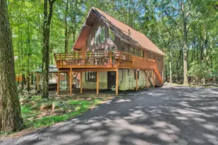 24 Wood St, Lake Harmony, PA 18624 - Photo 1