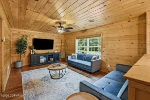 255 Hillary Dr, Freeland, PA 18224 - Photo 2