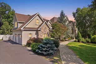 150 Kettle Ridge Dr, Stroudsburg, PA 18360 - Photo 1