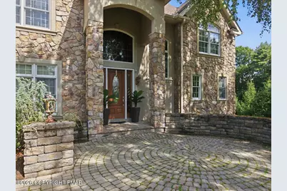  150 Kettle Ridge Drive, Stroudsburg, PA 18360 - Photo 4