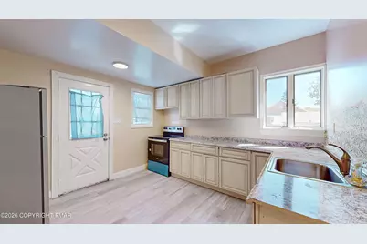  913 Sarah Street, Stroudsburg, PA 18360 - Photo 6