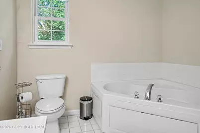  220 Nadine Boulevard, Pocono Summit, PA 18346 - Photo 10
