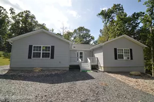 19 Sleepy Hollow Ln, East Stroudsburg, PA 18302 - Photo 1