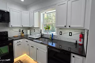 331 Mohansic Lane, Tobyhanna, PA 18466 - Photo 10