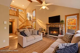 347 Hemlock Ln, Tannersville, PA 18372 - Photo 6