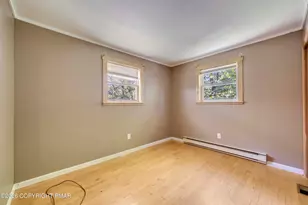 5262 Holiday Dr, Pocono Summit, PA 18346 - Photo 16