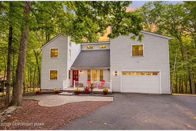  203 St Andrews Drive, Bushkill, PA 18324 - Photo 2