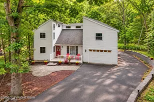 203 St Andrews Dr, Bushkill, PA 18324 - Photo 1