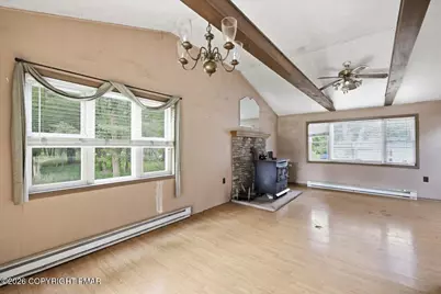  129 Amos Circle, Bushkill, PA 18324 - Photo 4