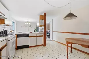 3654 Sugar Berry Ln, Tobyhanna, PA 18466 - Photo 16