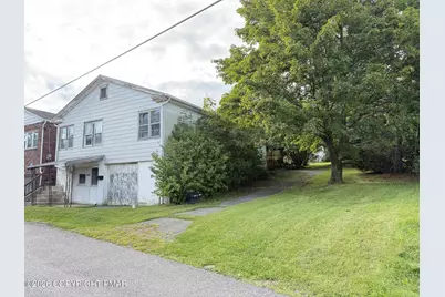  17 E Mussmano Avenue, Nesquehoning, PA 18240 - Photo 2