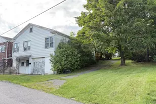 17 E Mussmano Ave, Nesquehoning, PA 18240 - Photo 2