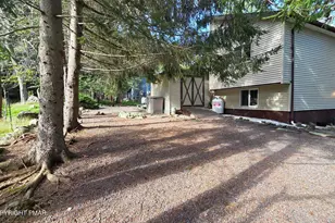 7531 Crestview Dr, Tobyhanna, PA 18466 - Photo 2