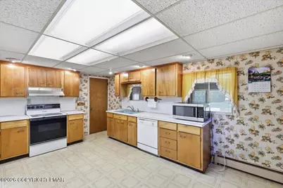  1235 Oakwood Drive, Bethlehem, PA 18017 - Photo 4
