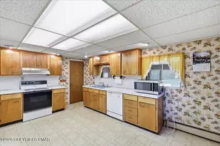 1235 Oakwood Dr, Bethlehem, PA 18017 - Photo 4