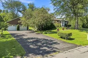 1235 Oakwood Dr, Bethlehem, PA 18017 - Photo 2