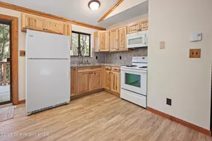 391 Berry Ln, Pocono Lake, PA 18347 - Photo 12