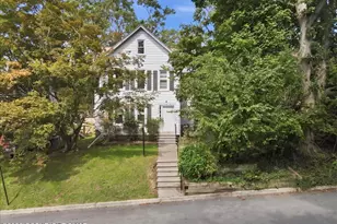 102 E Brown St, East Stroudsburg, PA 18301 - Photo 2