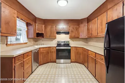  8466 Bumble Bee Way, Tobyhanna, PA 18466 - Photo 8