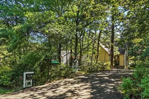 2208 Mohegan Ct, Long Pond, PA 18334 - Photo 34