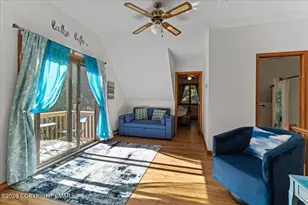 2208 Mohegan Ct, Long Pond, PA 18334 - Photo 4