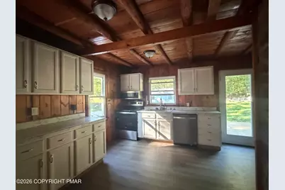  3374 Trafalgar Avenue, East Stroudsburg, PA 18302 - Photo 10