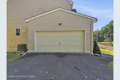  302 Lees Run Circle, East Stroudsburg, PA 18302 - Photo 20