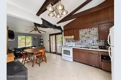 156 Kittatinny Drive, Bushkill, PA 18324 - Photo 10