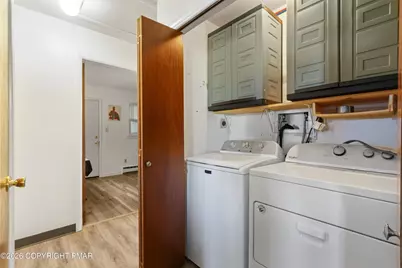  350 Maple Street, Whitehall, PA 18052 - Photo 14