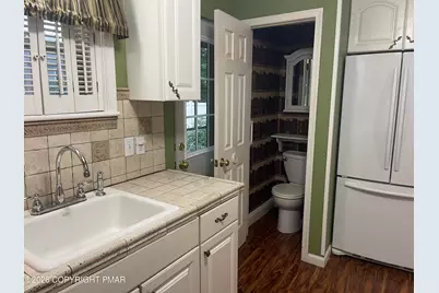  877 Scott Street, Stroudsburg, PA 18360 - Photo 14