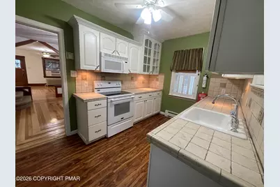  877 Scott Street, Stroudsburg, PA 18360 - Photo 12