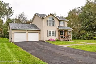 163 Arthur Ln, Brodheadsville, PA 18322 - Photo 4
