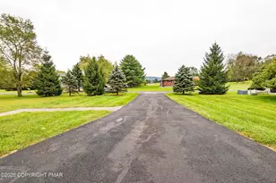 163 Arthur Ln, Brodheadsville, PA 18322 - Photo 34