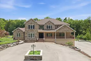 145 Manor Dr, East Stroudsburg, PA 18301 - Photo 1