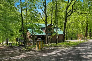 188 Twin Lakes Dr, Shohola, PA 18458 - Photo 2