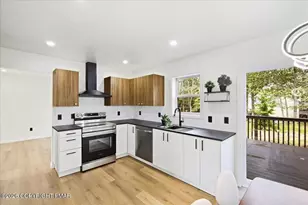 6252 Park Pl, Tobyhanna, PA 18466 - Photo 2
