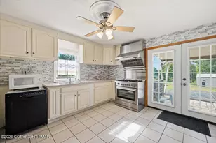 111 Old Independence Ln, East Stroudsburg, PA 18301 - Photo 28
