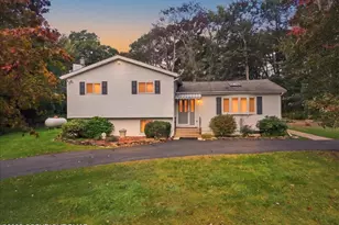 3157 Robert David Dr, Tobyhanna, PA 18466 - Photo 2