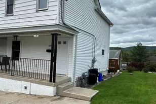 425 Oak St, Jim Thorpe, PA 18229 - Photo 2
