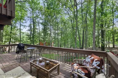  203 Bellingham Drive, Bushkill, PA 18324 - Photo 8