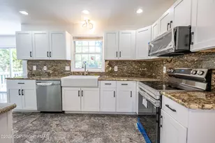 932 Pennsylvania St, Whitehall, PA 18052 - Photo 8
