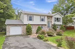 1216 Glade Dr, Long Pond, PA 18334 - Photo 6