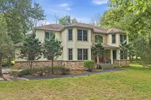 107 Gollum Ln, Tamiment, PA 18371 - Photo 2