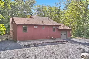 523 Saunders Ct, Bushkill, PA 18324 - Photo 36