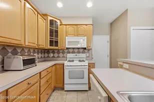 31 Oak Leaf Ln, East Stroudsburg, PA 18301 - Photo 16