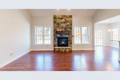  223 Canterbury Circle, Blakeslee, PA 18610 - Photo 14