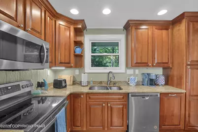  98 Skye Drive, Lake Harmony, PA 18624 - Photo 4