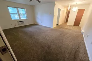 404 Woodcliffe Ave, Stroudsburg, PA 18360 - Photo 2